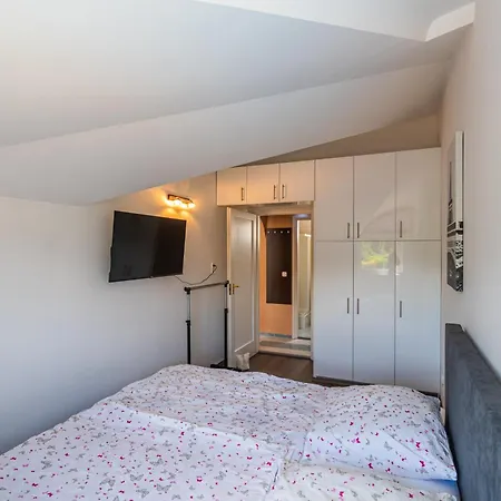 Estike Apartmanhaz