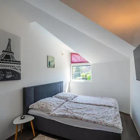 Estike Apartmanhaz Апартаменты Шиофок