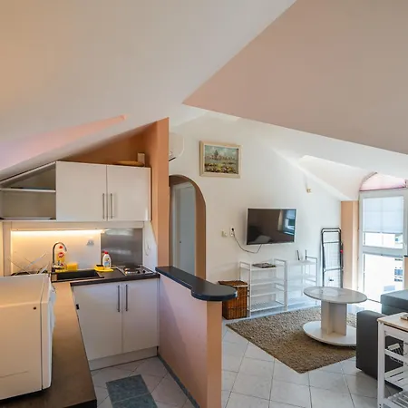 Estike Apartmanhaz Апартаменты Шиофок