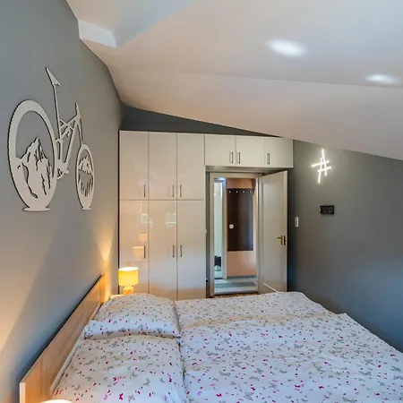 Estike Apartmanhaz Апартаменты Шиофок