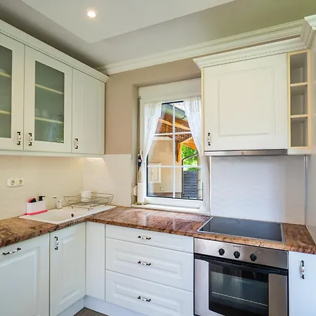 Апартаменты Estike Apartmanhaz Шиофок