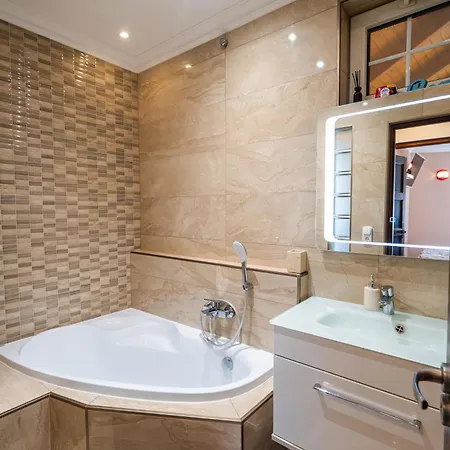 Апартаменты Estike Apartmanhaz Шиофок