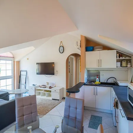 Estike Apartmanhaz