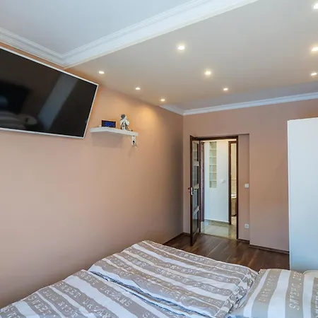 Estike Apartmanhaz