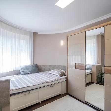 Апартаменты Estike Apartmanhaz Шиофок