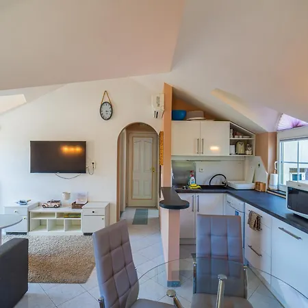 Estike Apartmanhaz Шиофок