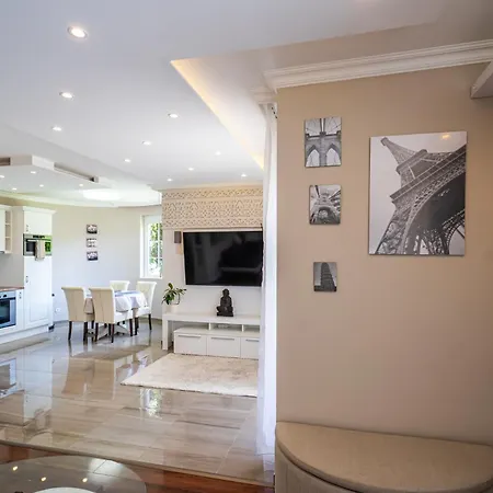 Estike Apartmanhaz Апартаменты