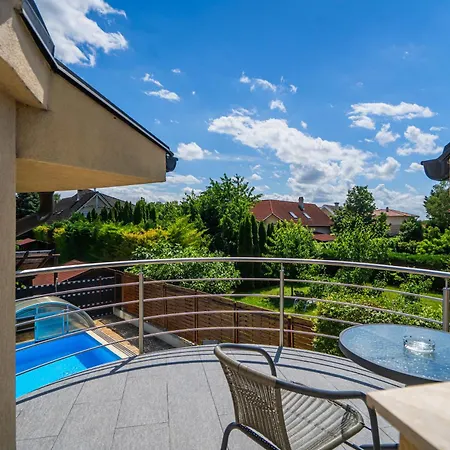 Апартаменты Estike Apartmanhaz *