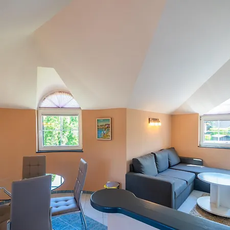 Estike Apartmanhaz Апартаменты